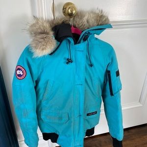 Kids bomber Canada goose. XS just needs a dry clean.